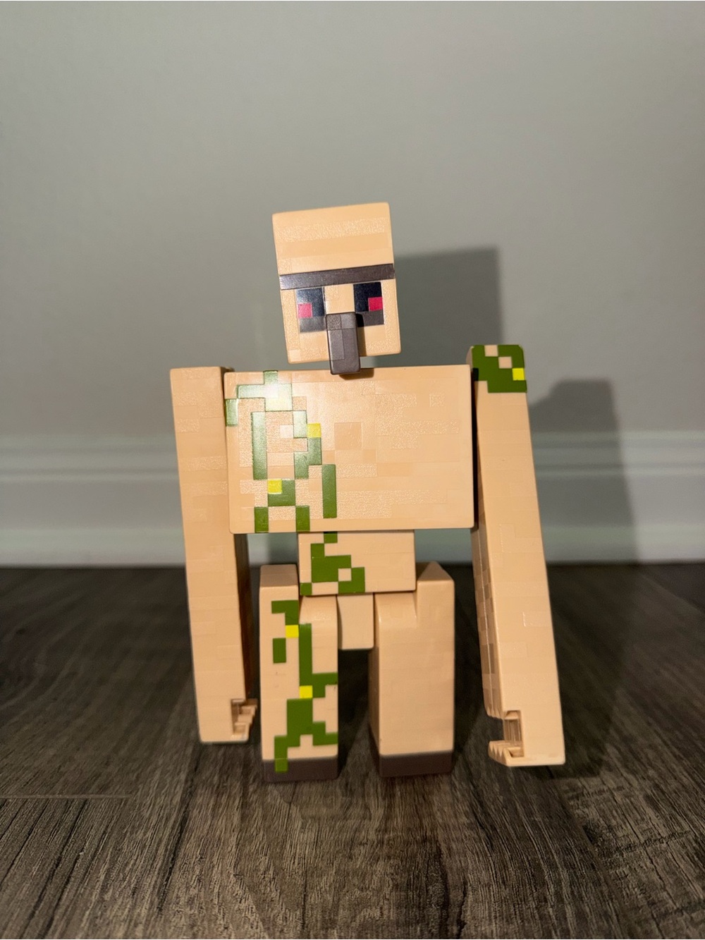 Beige Iron Golem Pixel-Style Poseable Action Figure